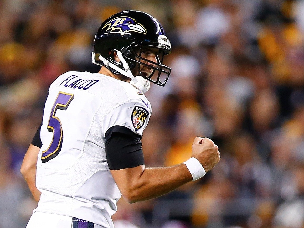 Joe Flacco signs a new contract with the Baltimore Ravens and it is an